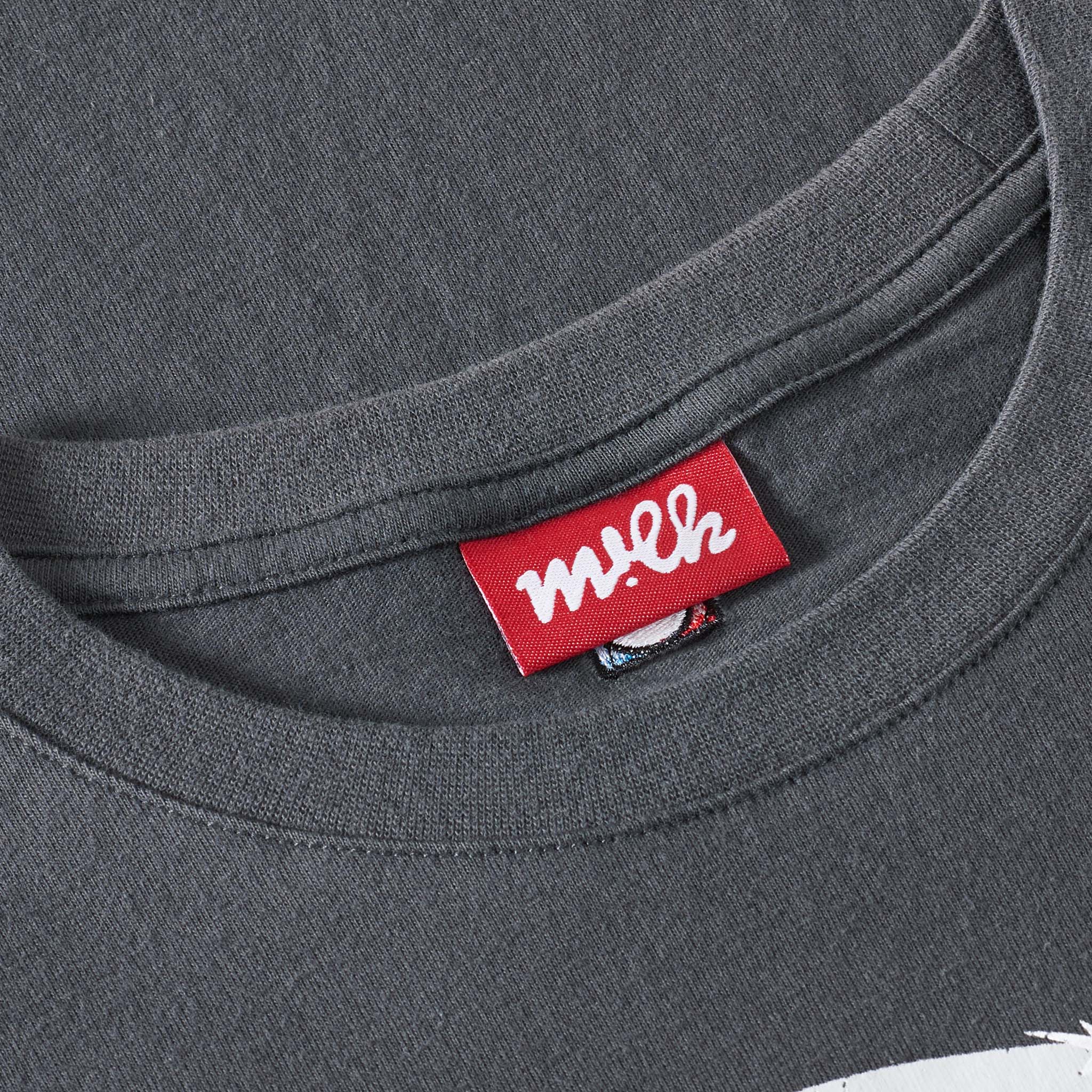 red clothing label label design